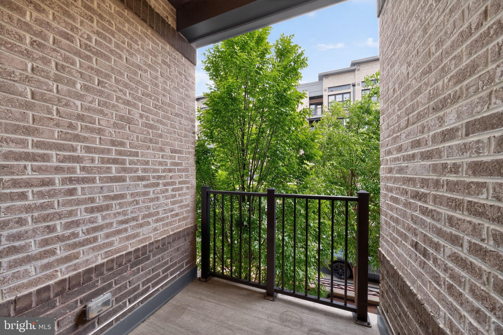 METROPARK AT ARROWBROOK - Residential