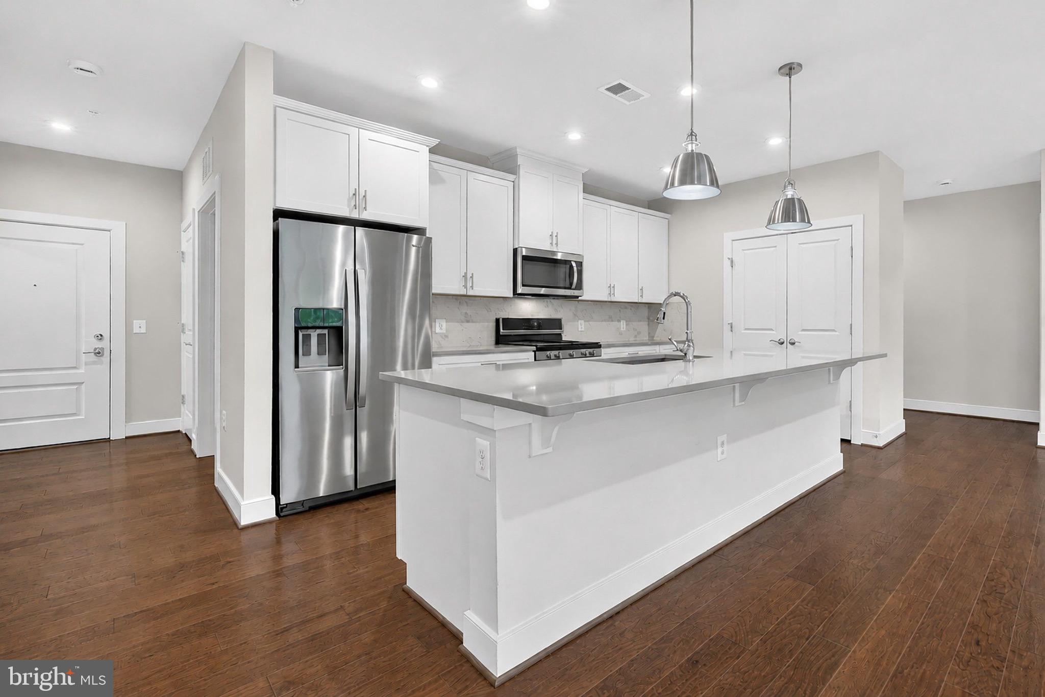 METROPARK AT ARROWBROOK - Residential