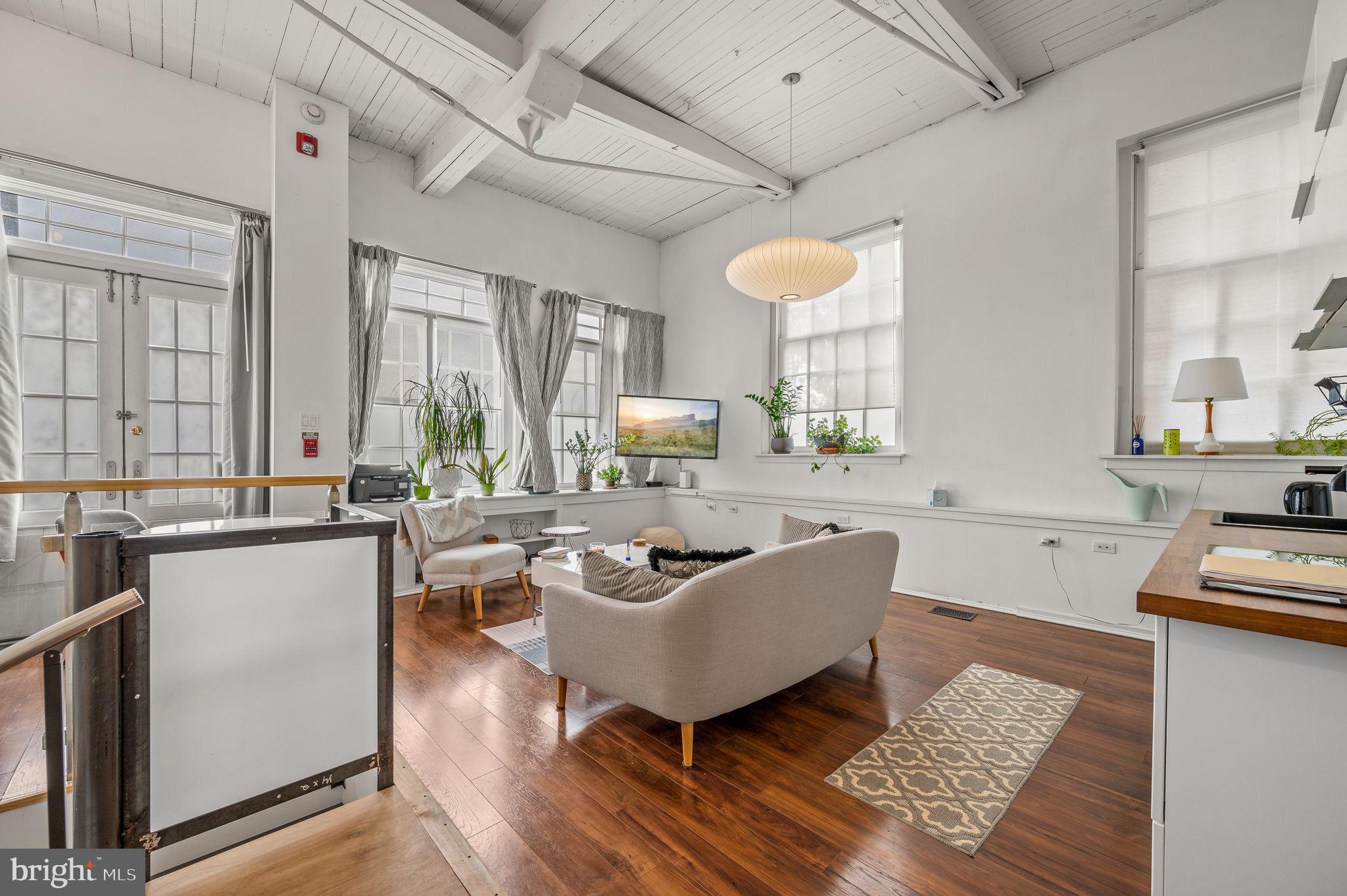 OLD CITY - Residential Income