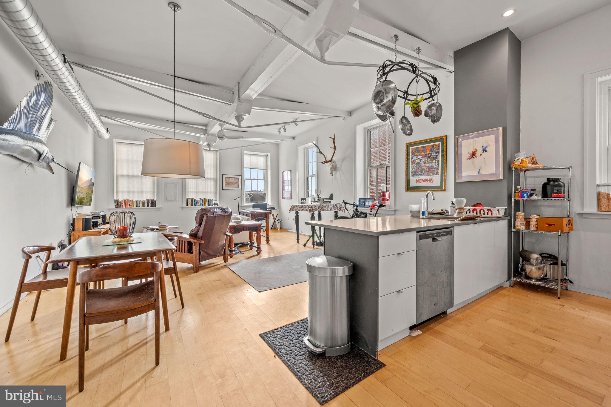 OLD CITY - Residential Income