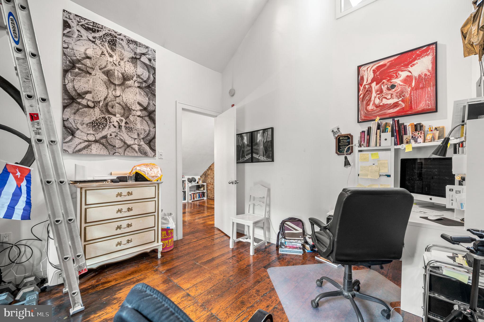 OLD CITY - Residential Income