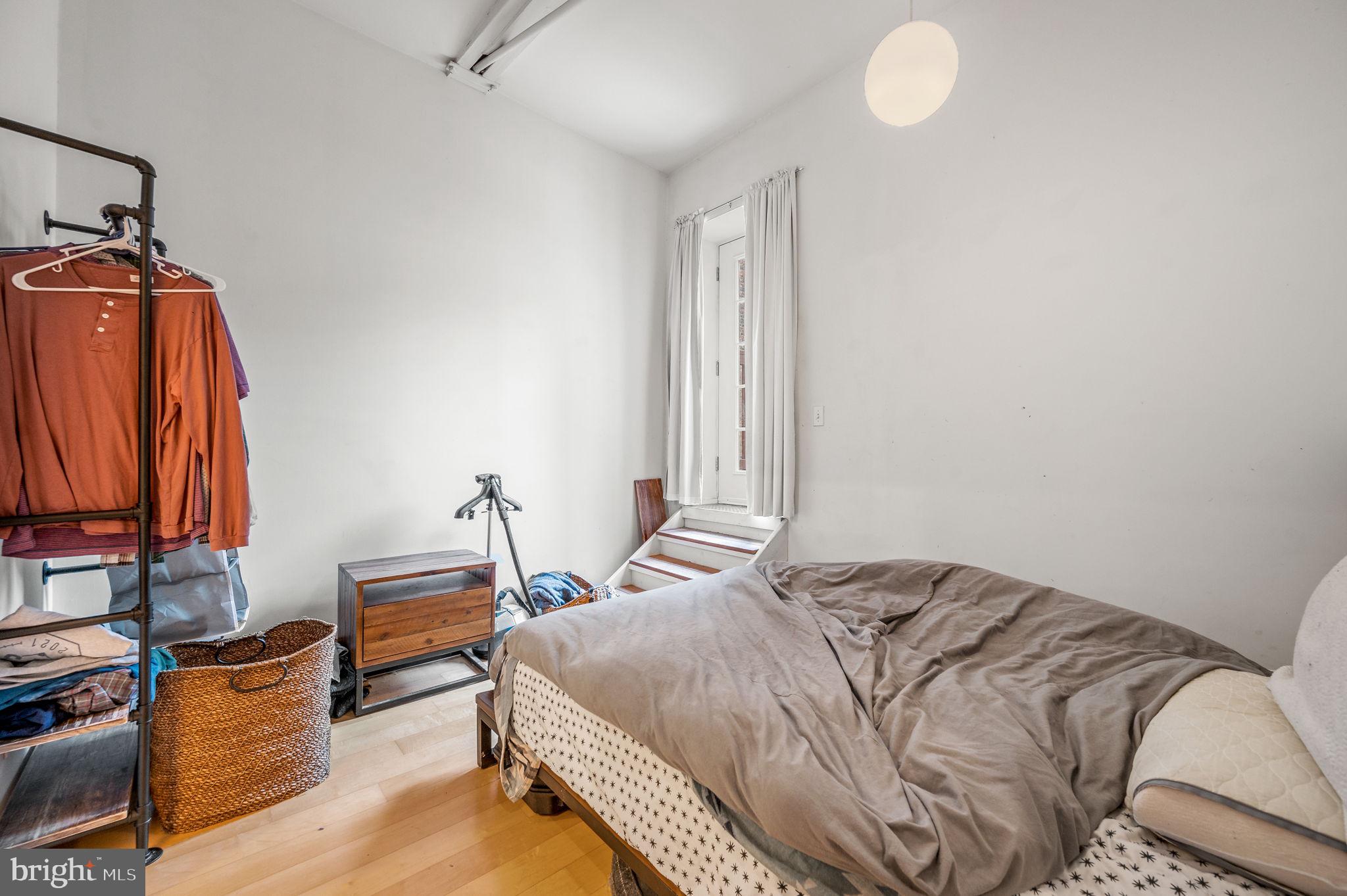 OLD CITY - Residential Income