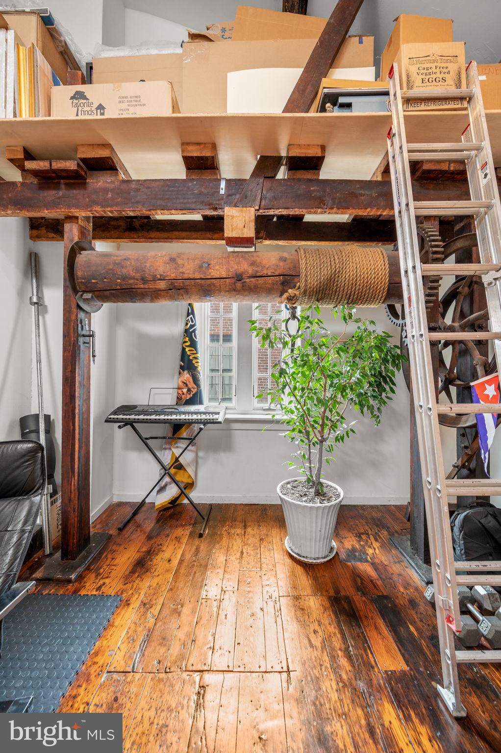 OLD CITY - Residential Income