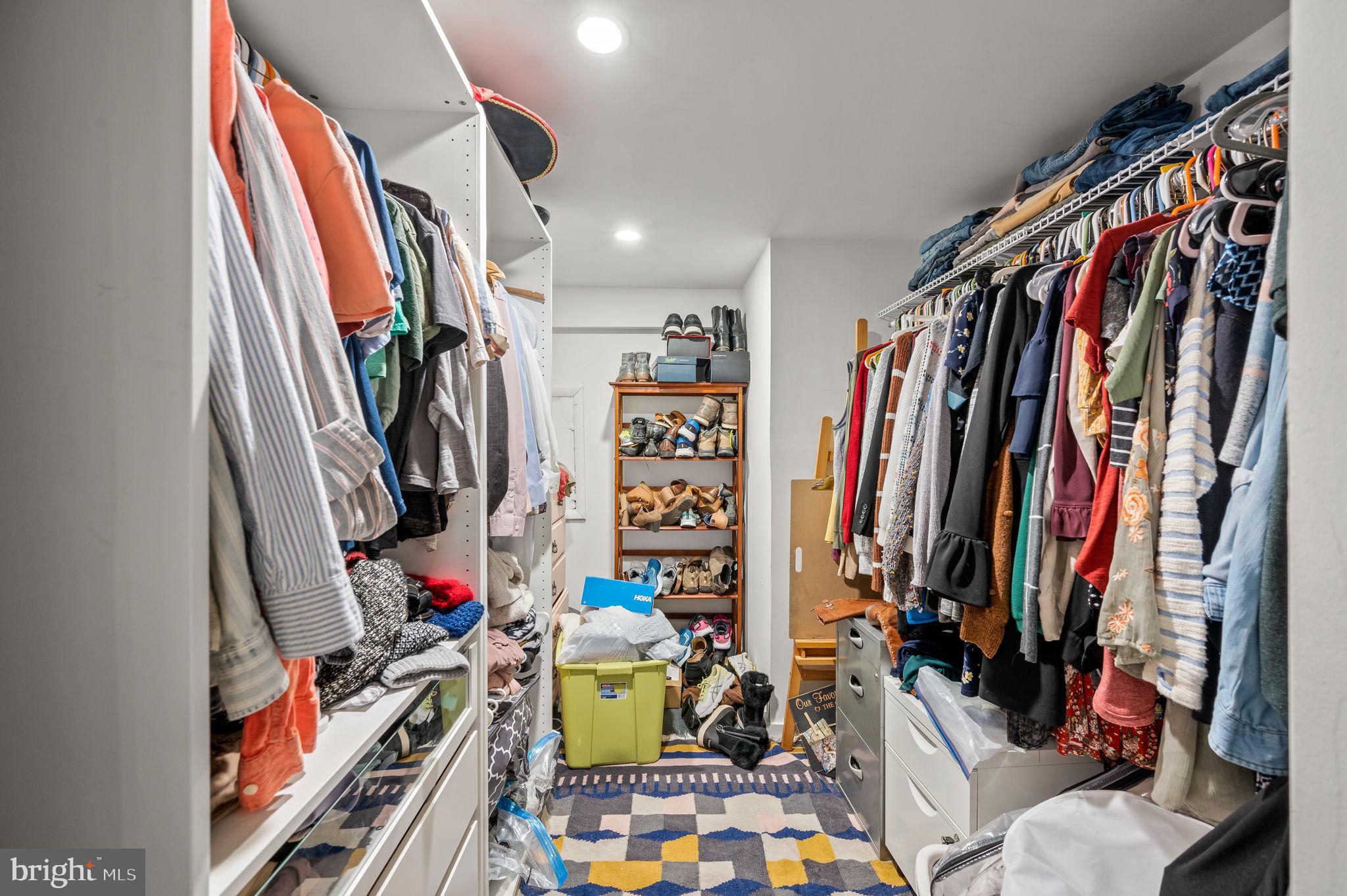 OLD CITY - Residential Income