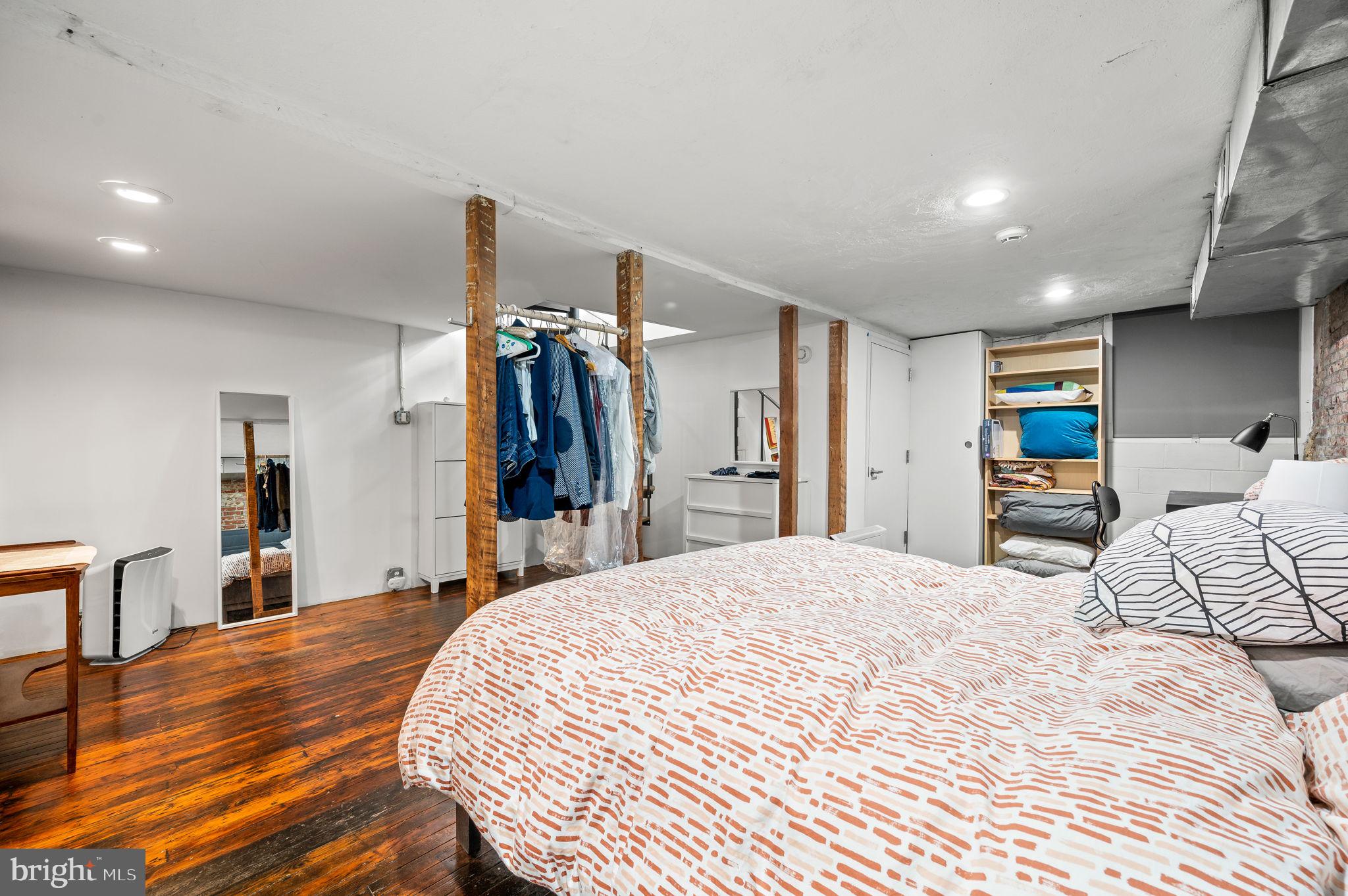 OLD CITY - Residential Income