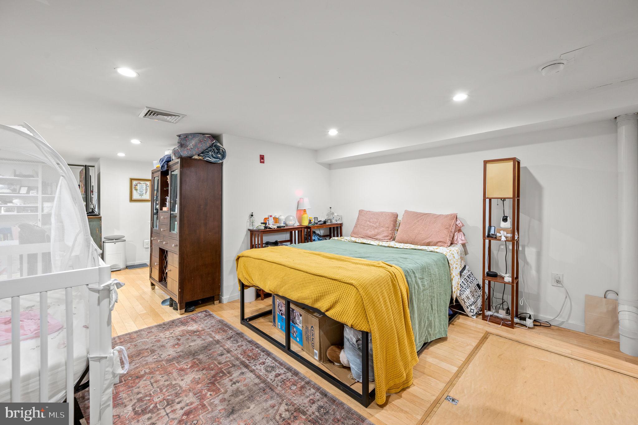 OLD CITY - Residential Income