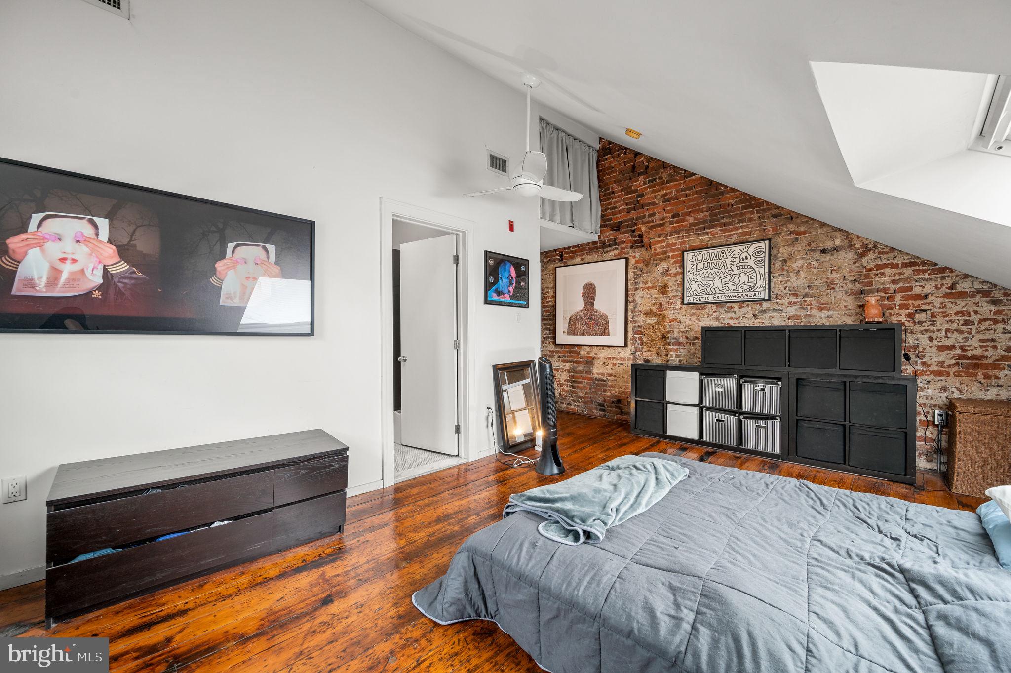 OLD CITY - Residential Income