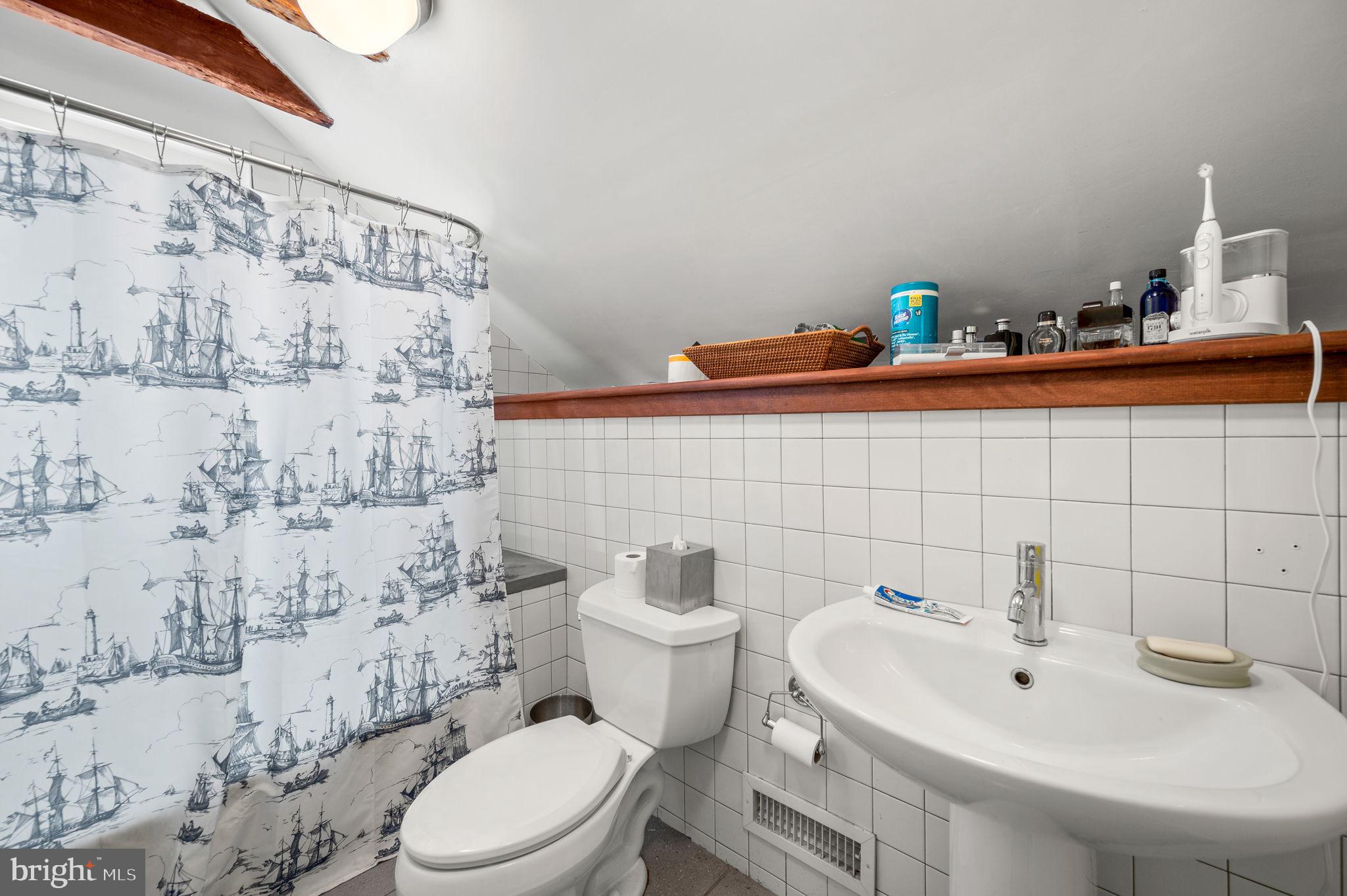 OLD CITY - Residential Income