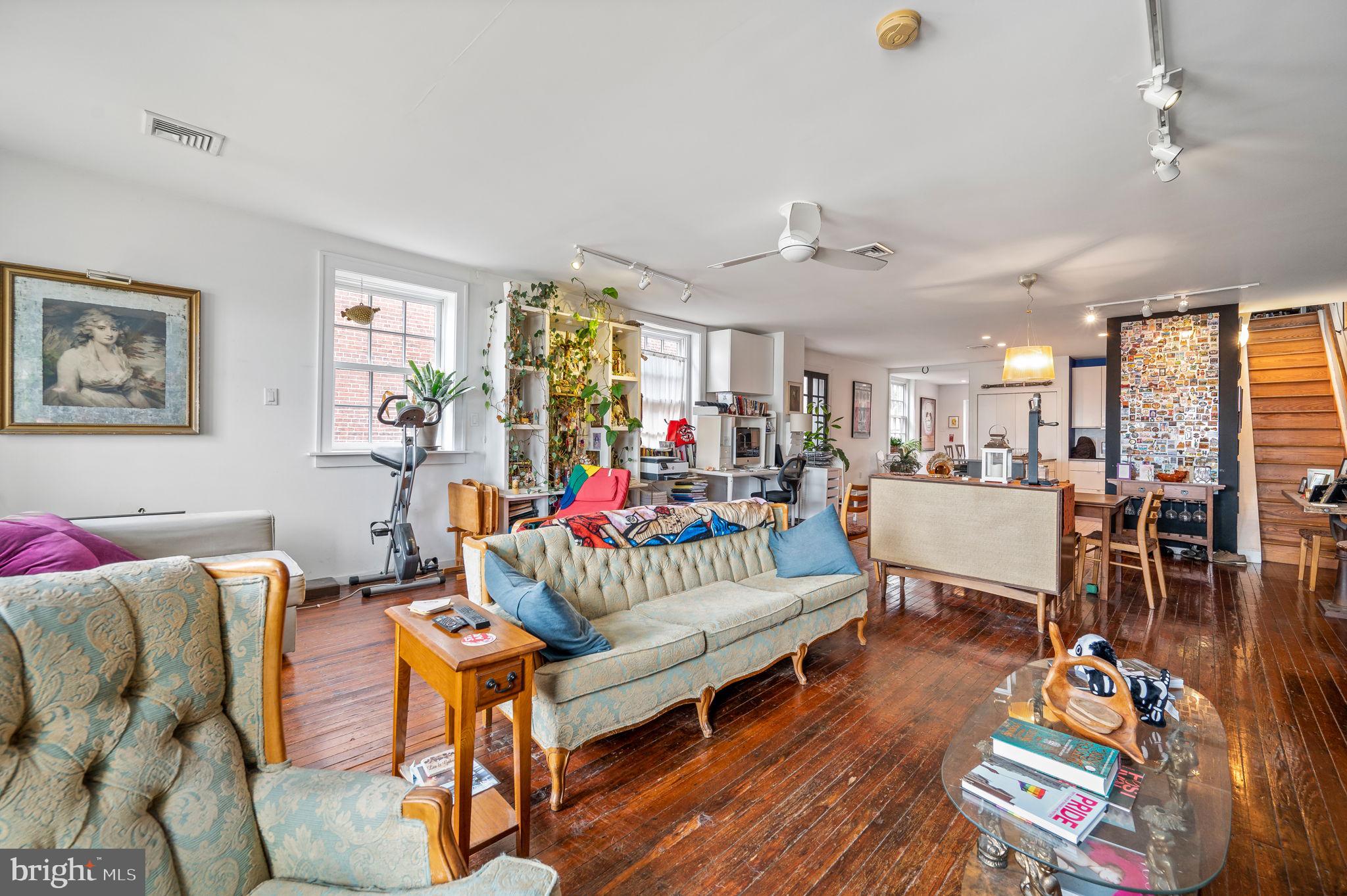 OLD CITY - Residential Income