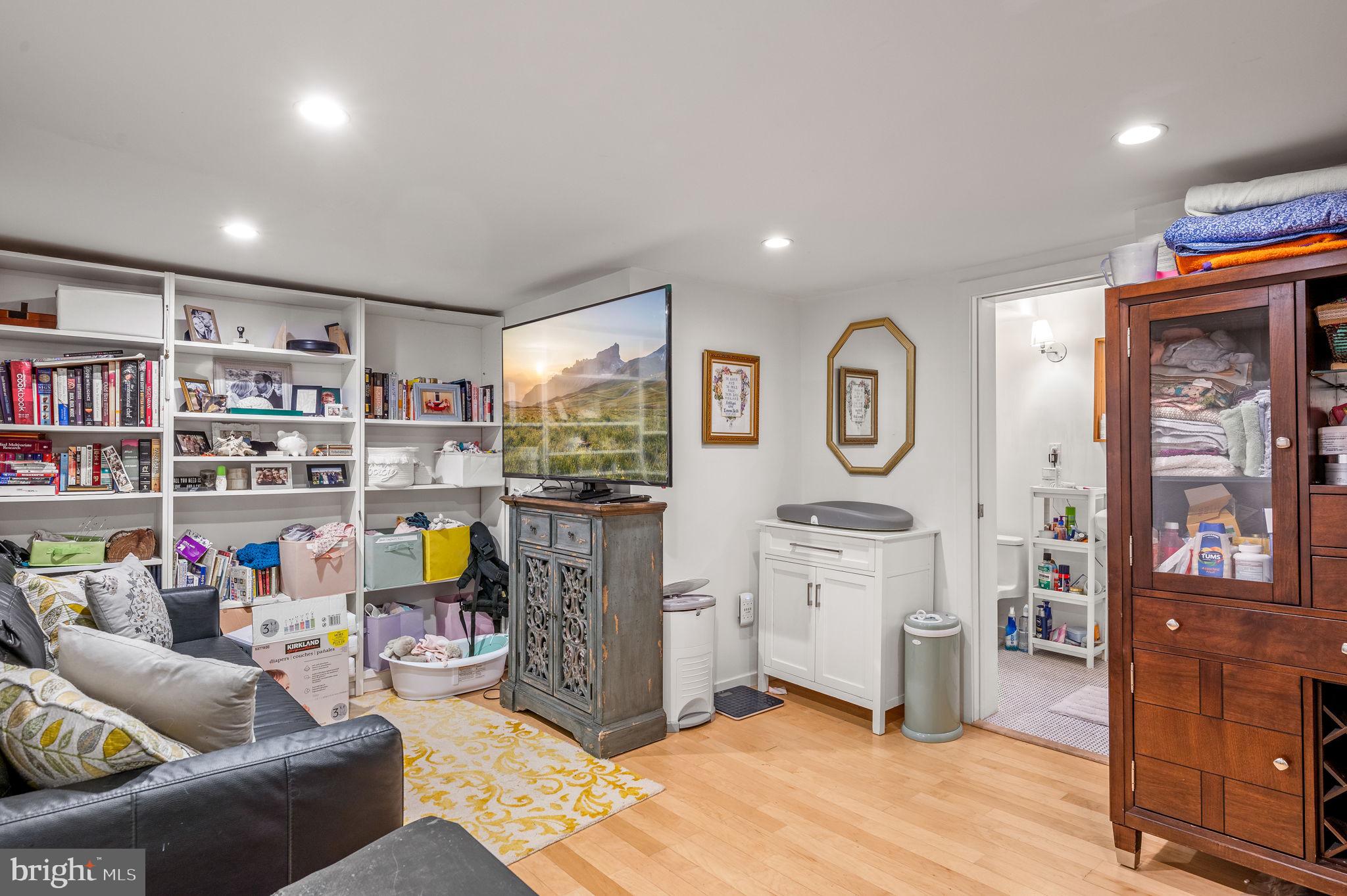 OLD CITY - Residential Income