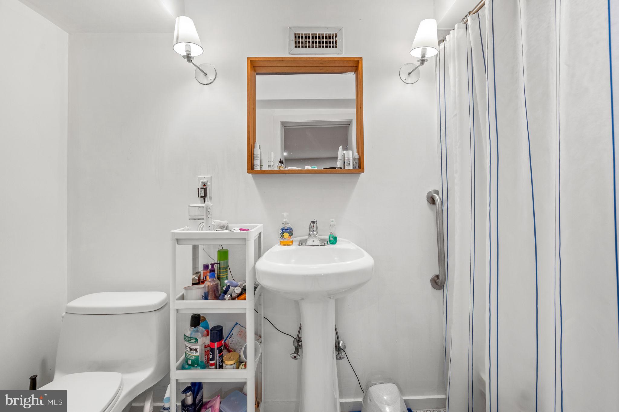 OLD CITY - Residential Income