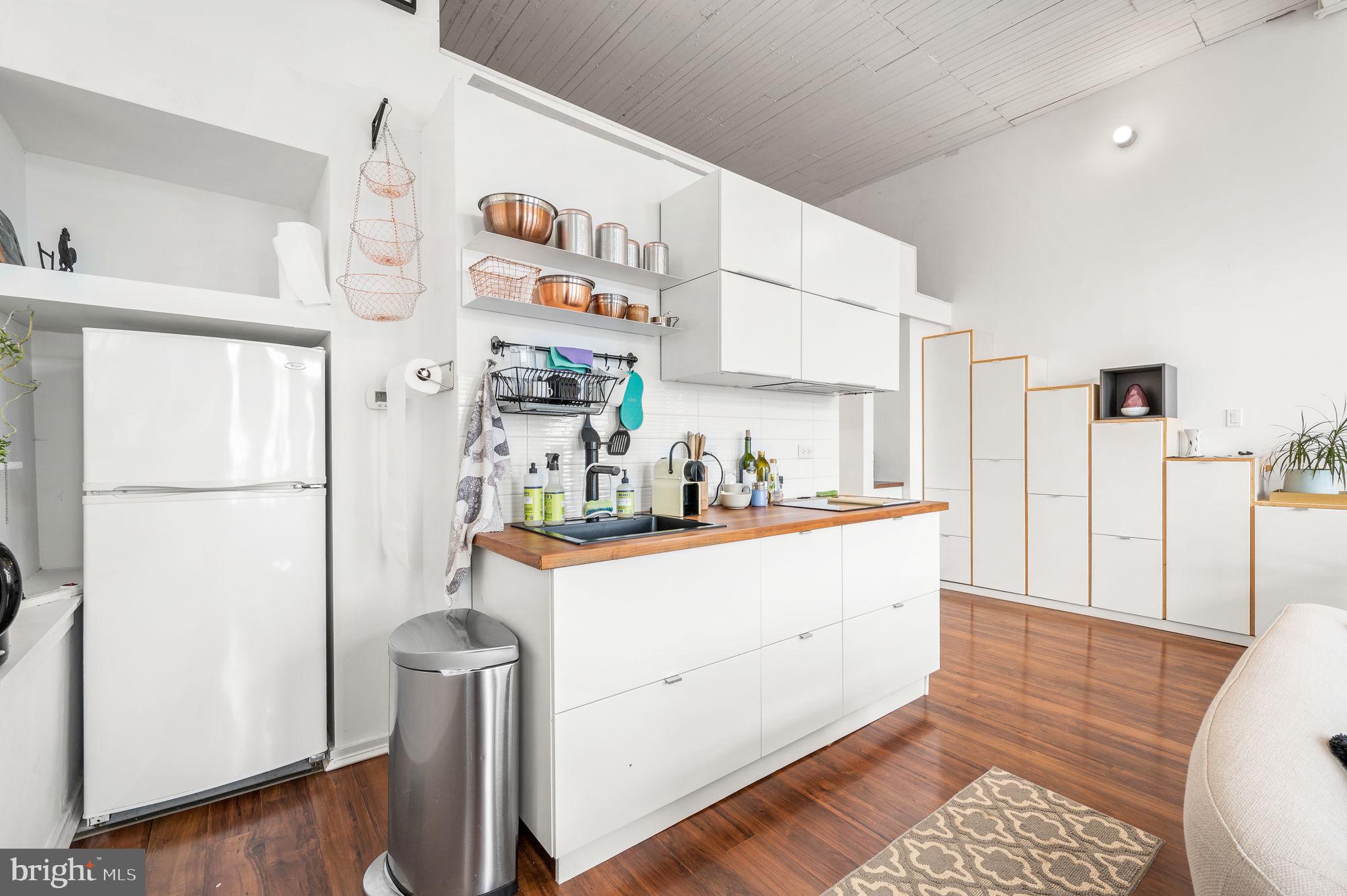 OLD CITY - Residential Income