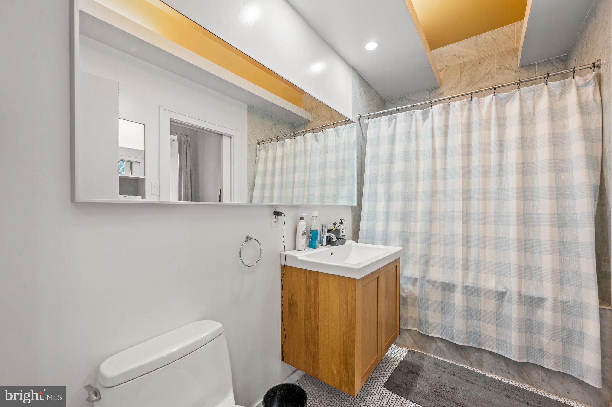 OLD CITY - Residential Income