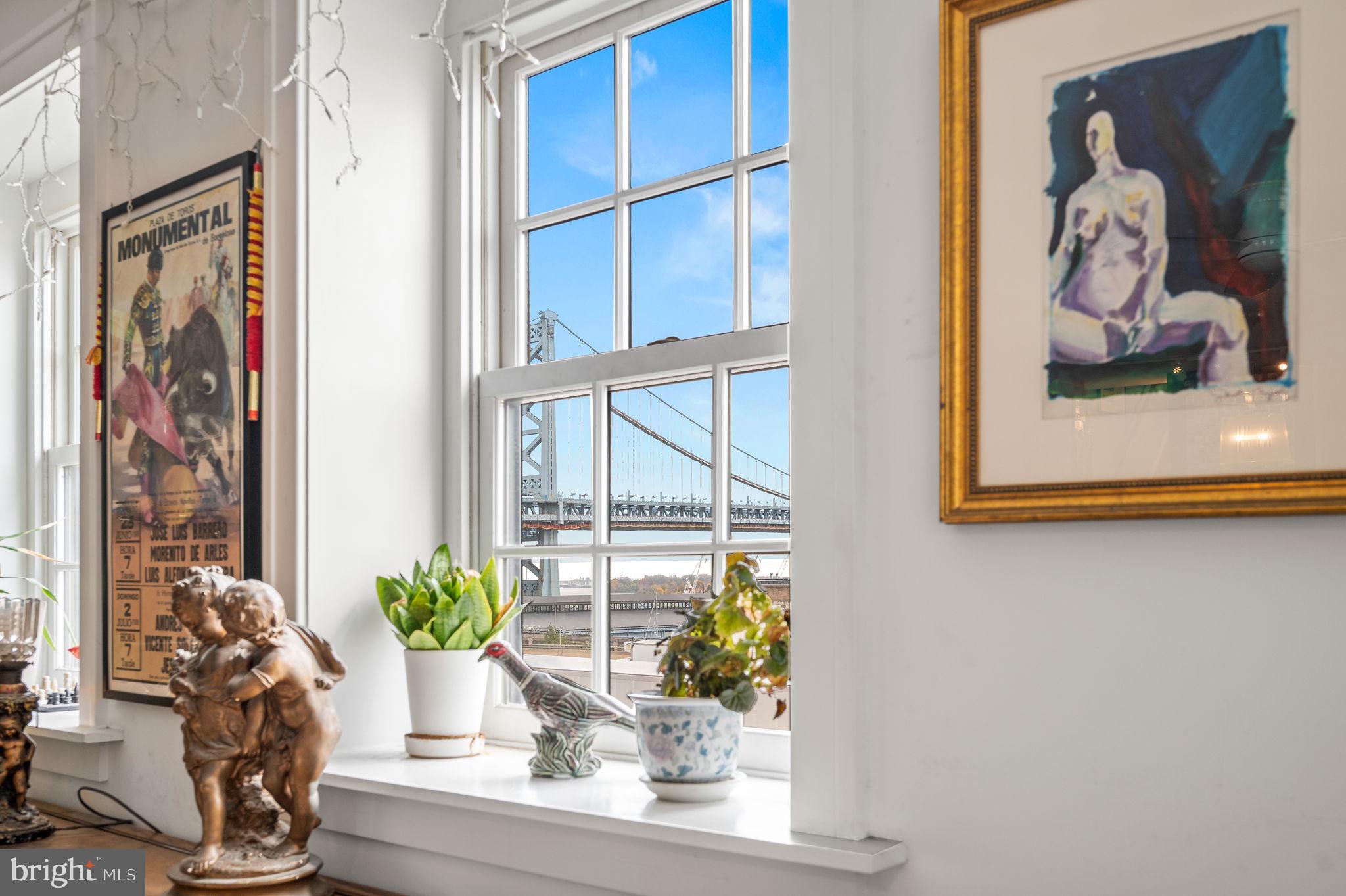 OLD CITY - Residential Income