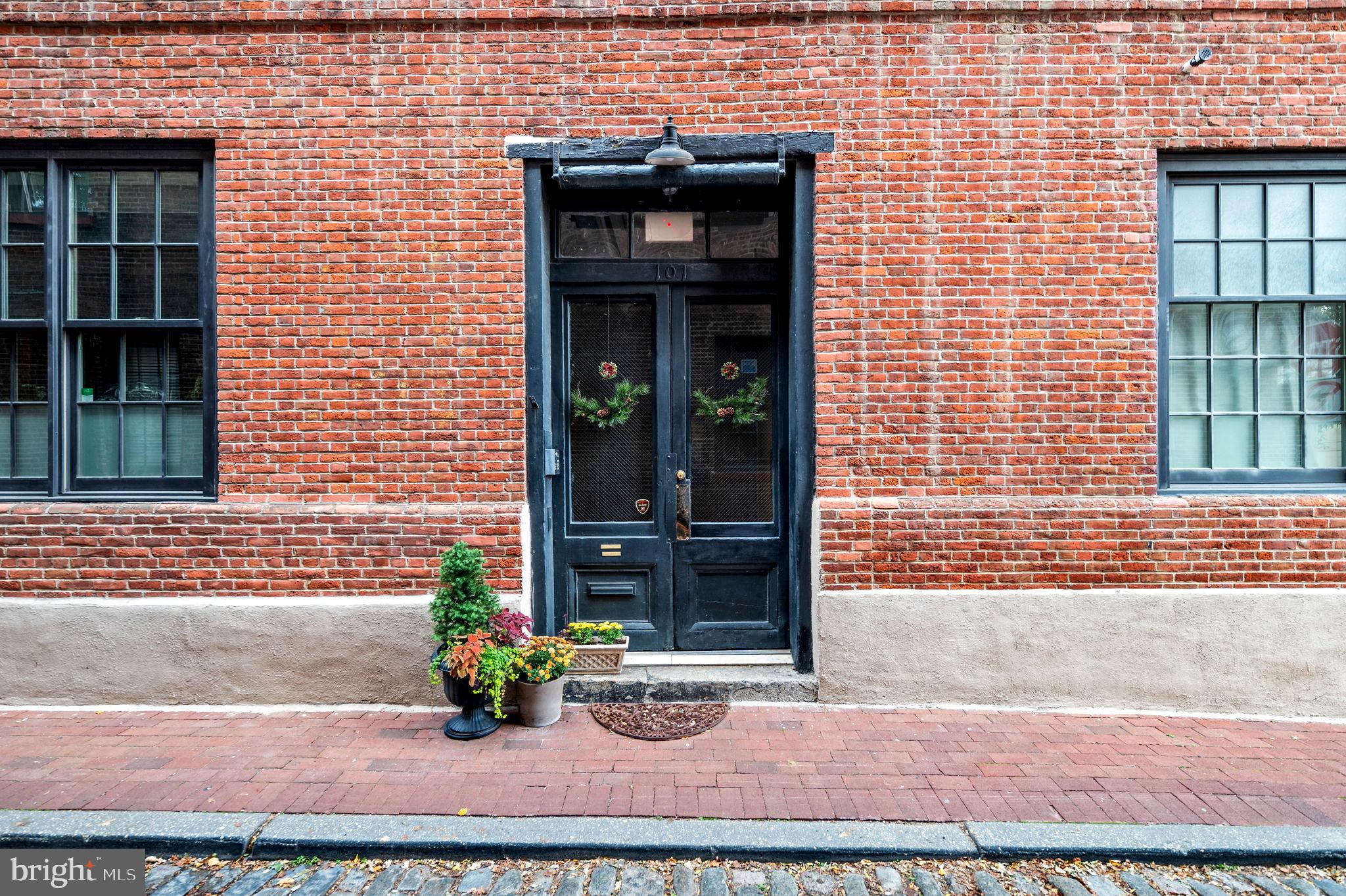 OLD CITY - Residential Income