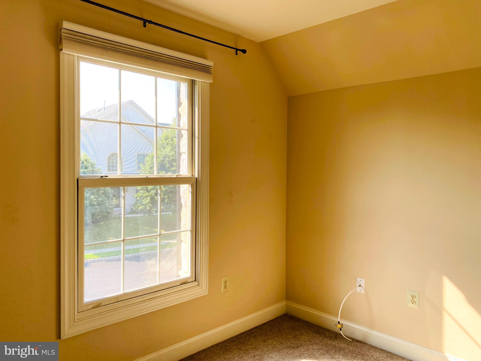 RESERVE AT PENN CRSG - Residential Lease