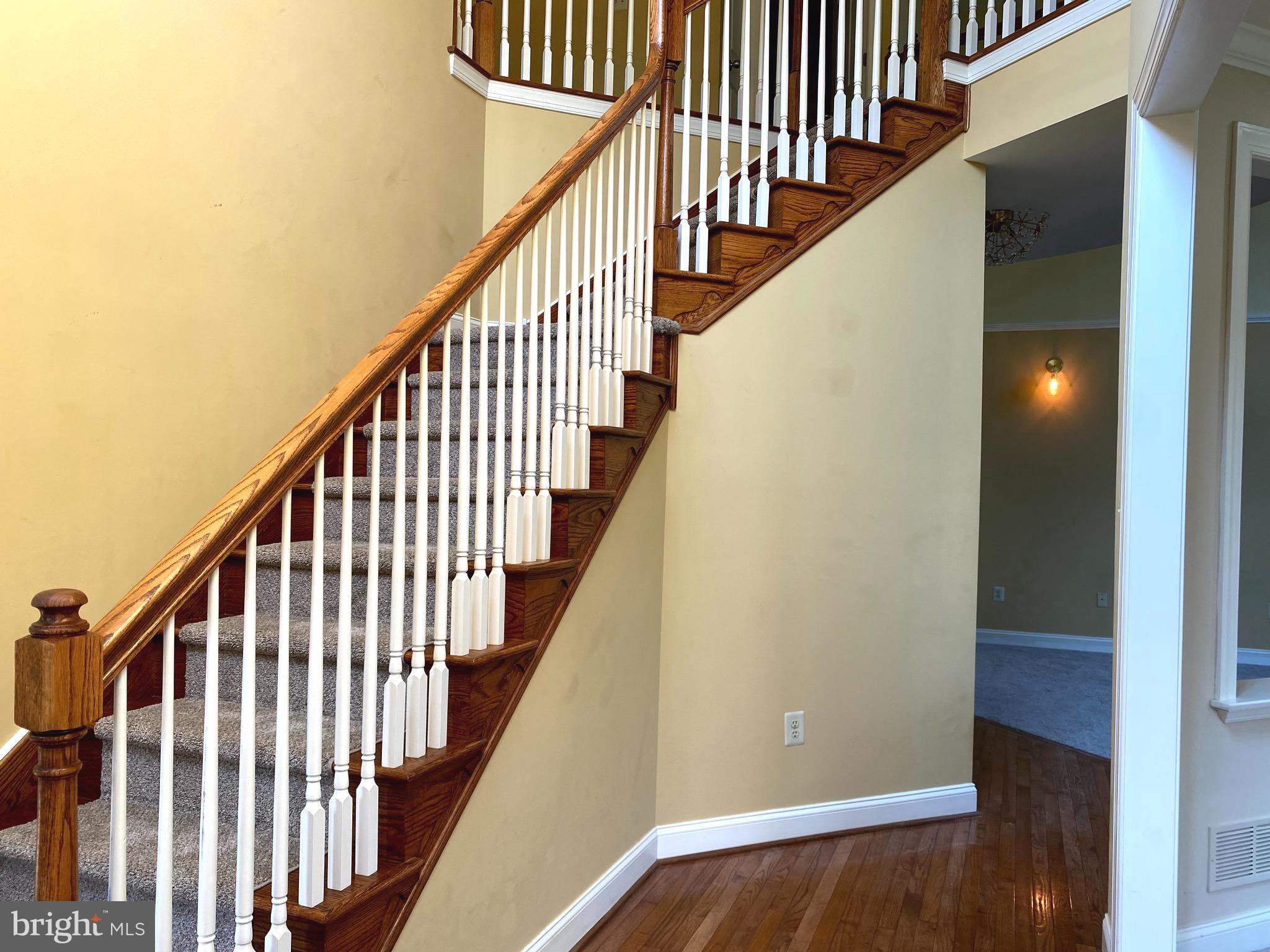 RESERVE AT PENN CRSG - Residential Lease