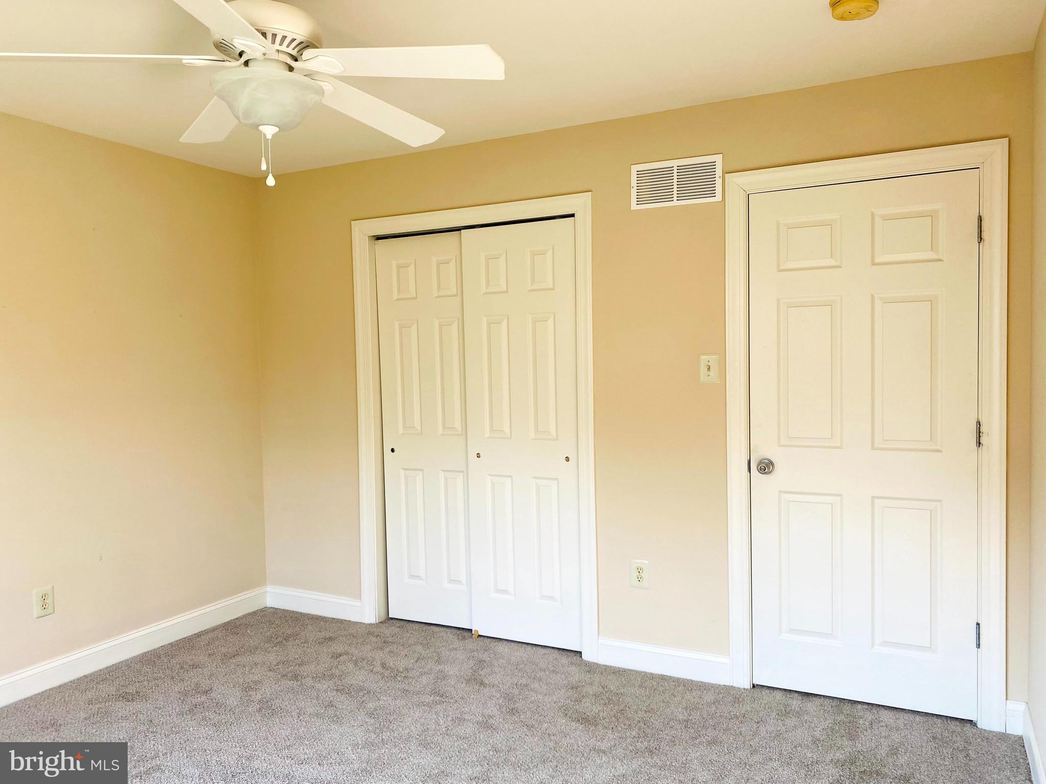 RESERVE AT PENN CRSG - Residential Lease