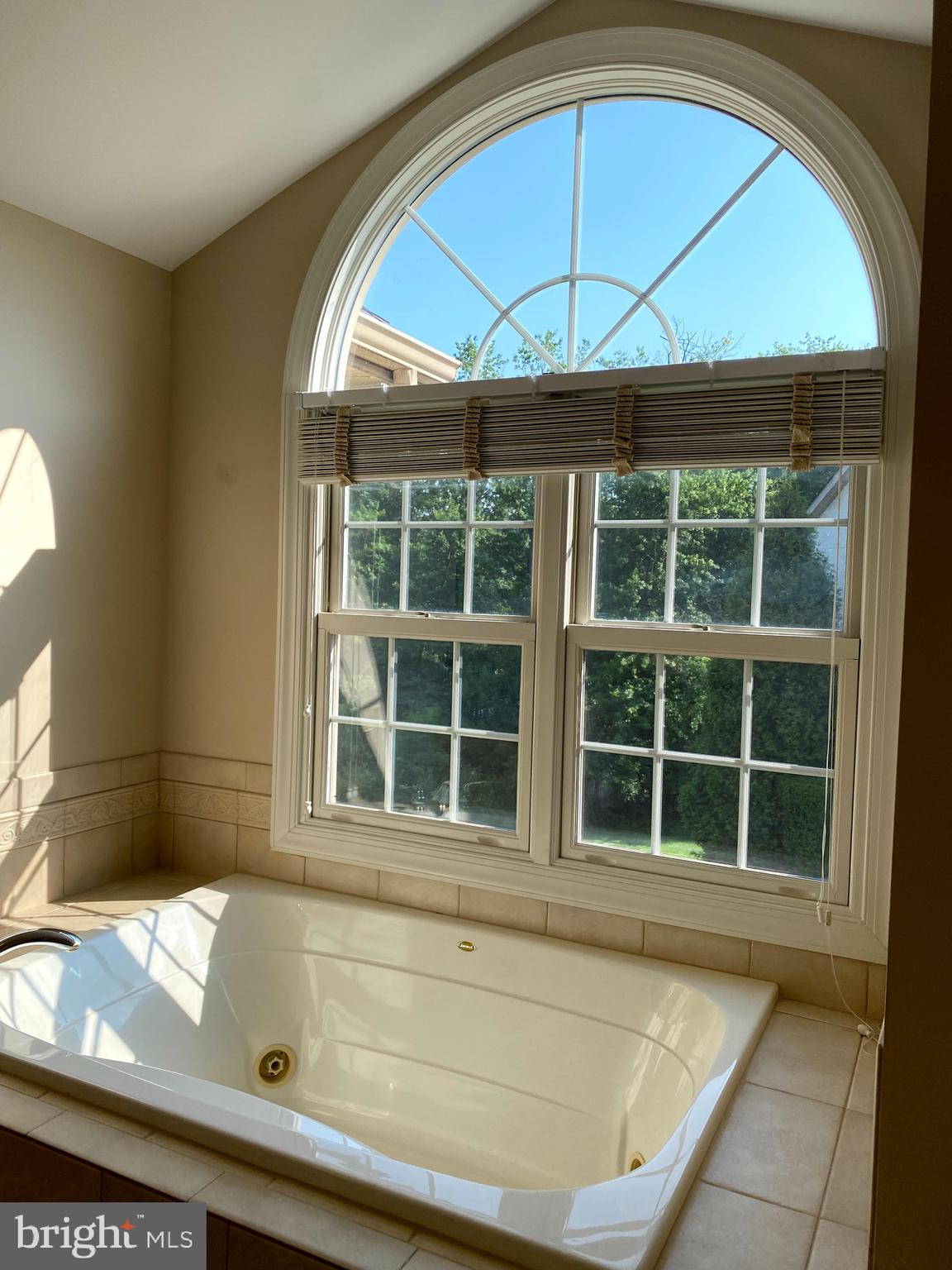 RESERVE AT PENN CRSG - Residential Lease