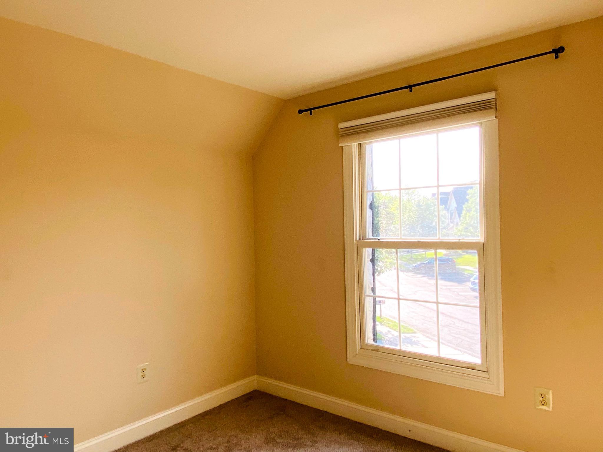 RESERVE AT PENN CRSG - Residential Lease