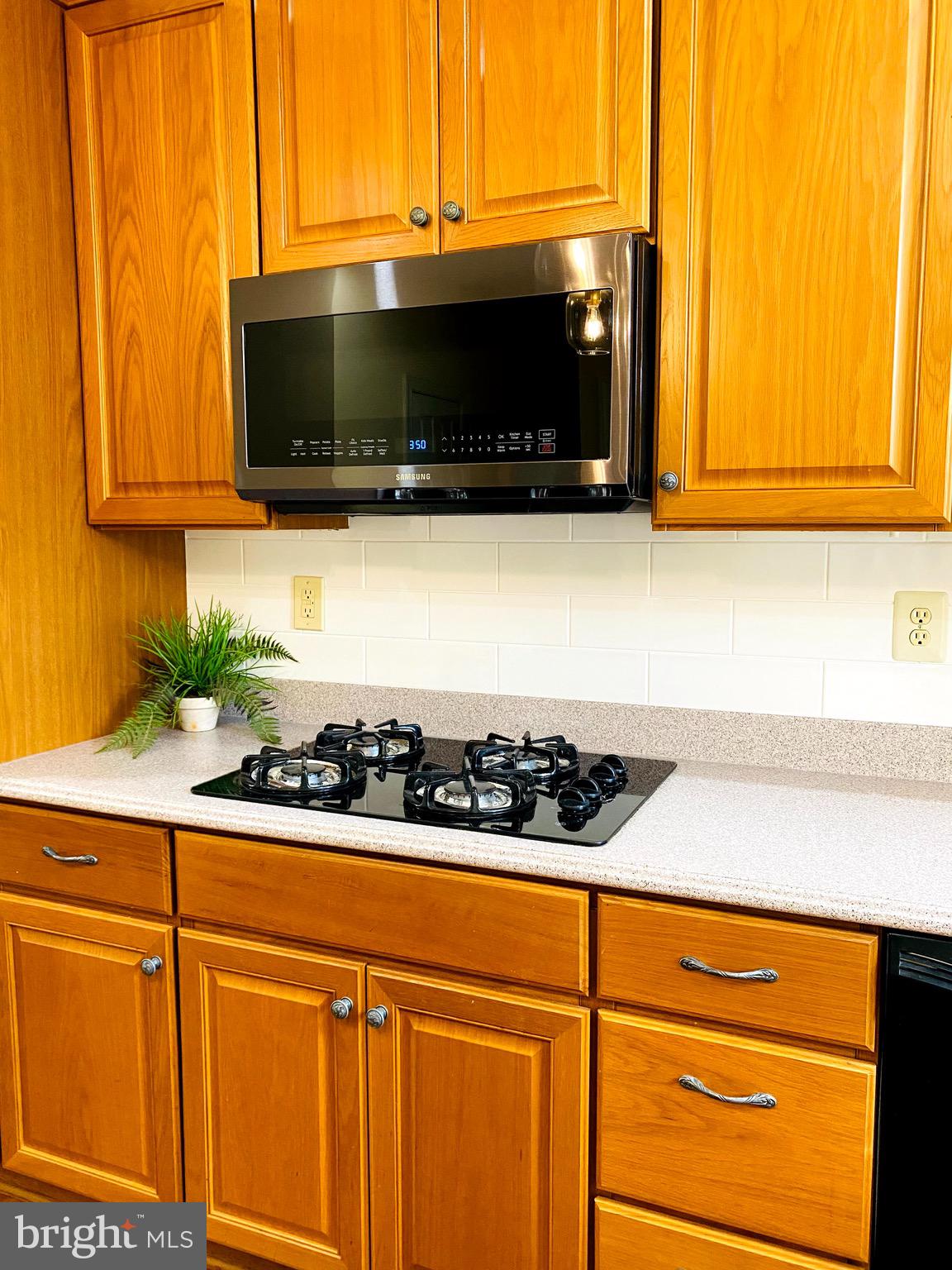 RESERVE AT PENN CRSG - Residential Lease