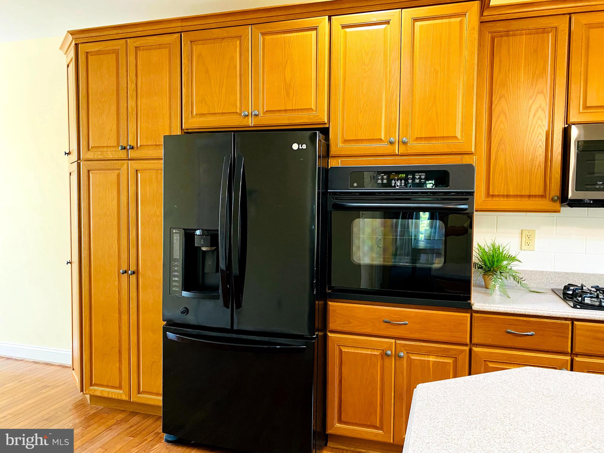 RESERVE AT PENN CRSG - Residential Lease