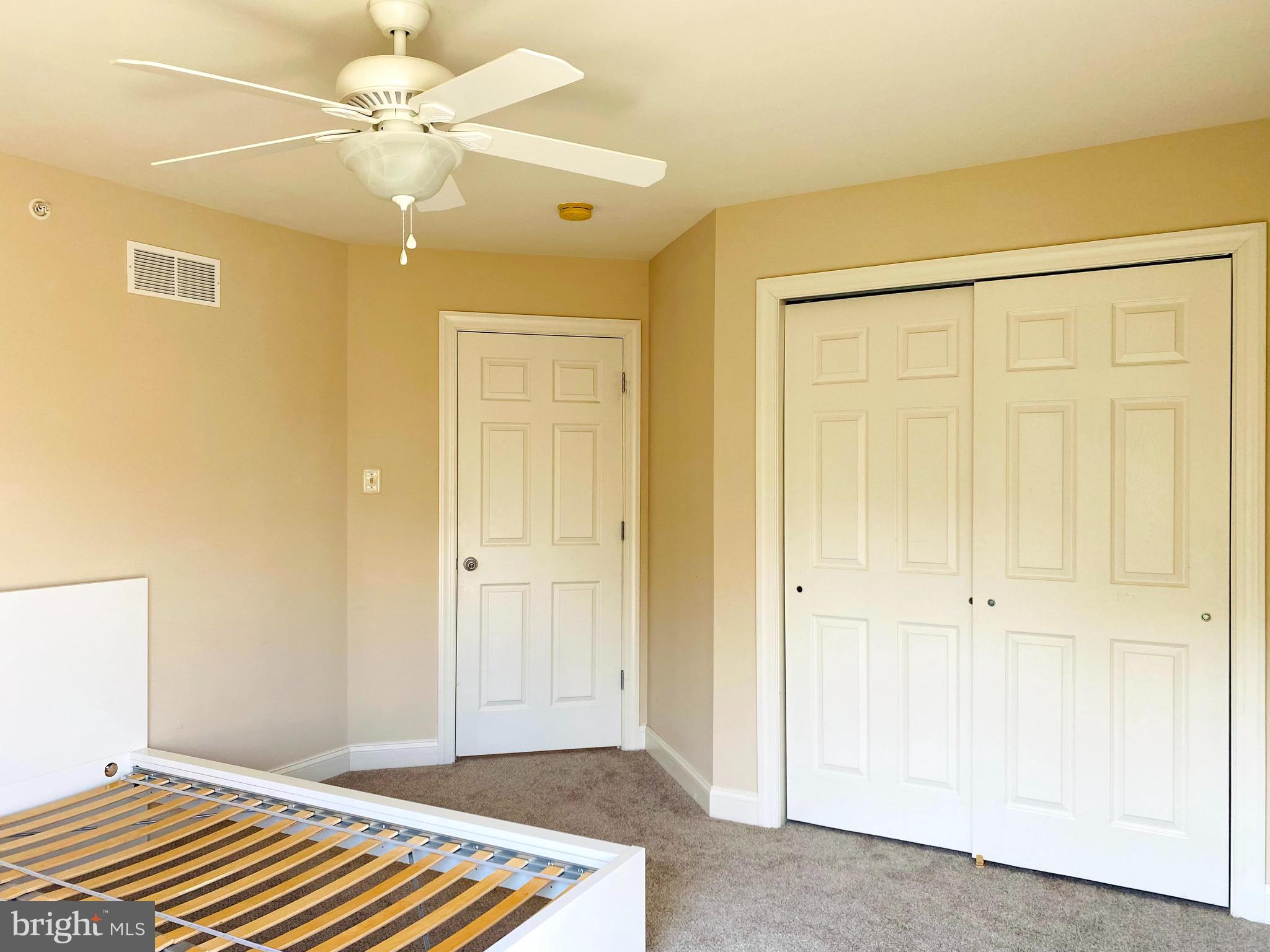 RESERVE AT PENN CRSG - Residential Lease