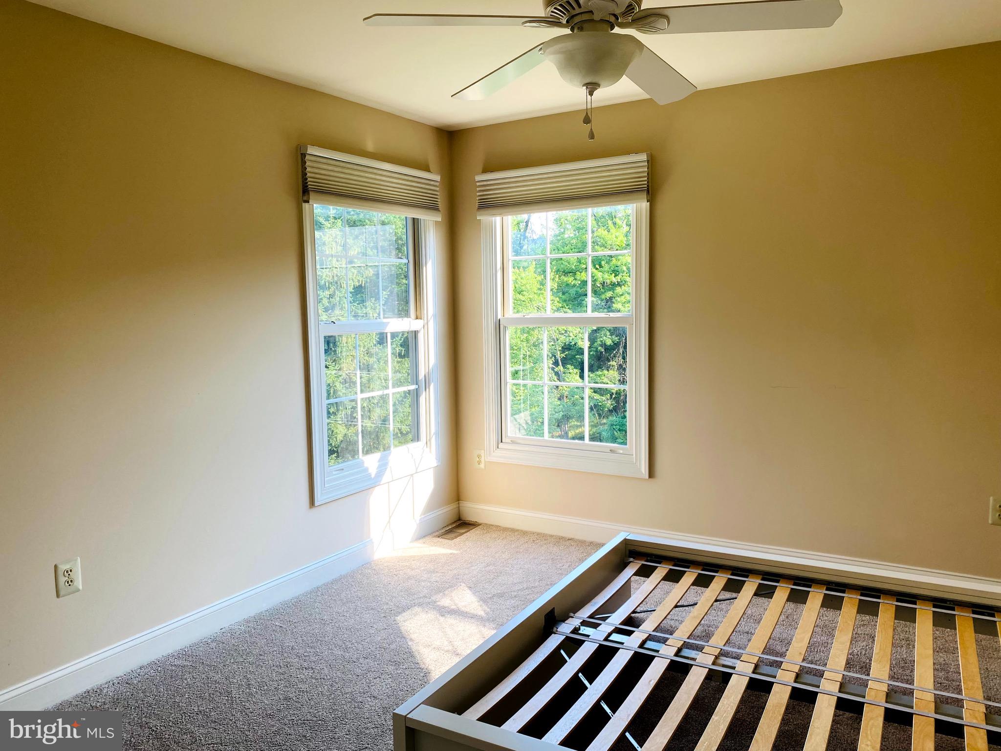 RESERVE AT PENN CRSG - Residential Lease