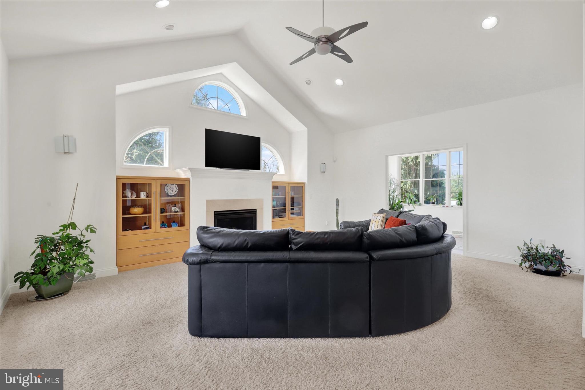 THORNHILL - Residential