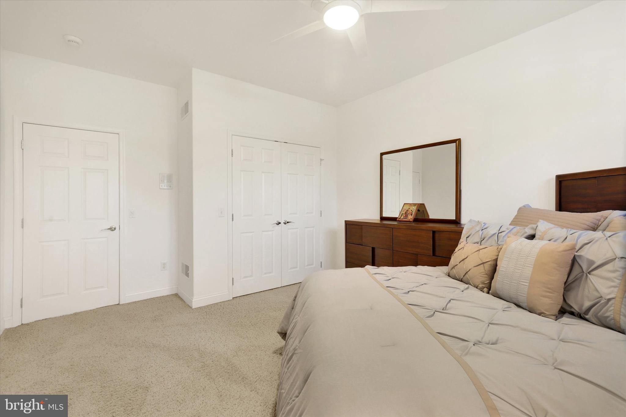 THORNHILL - Residential