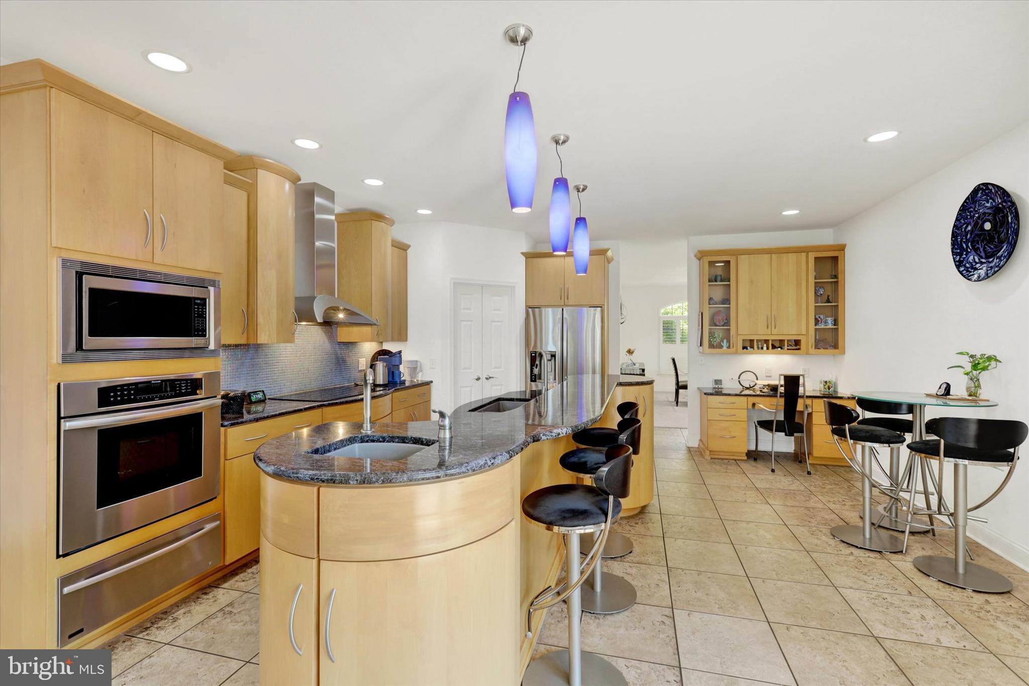THORNHILL - Residential