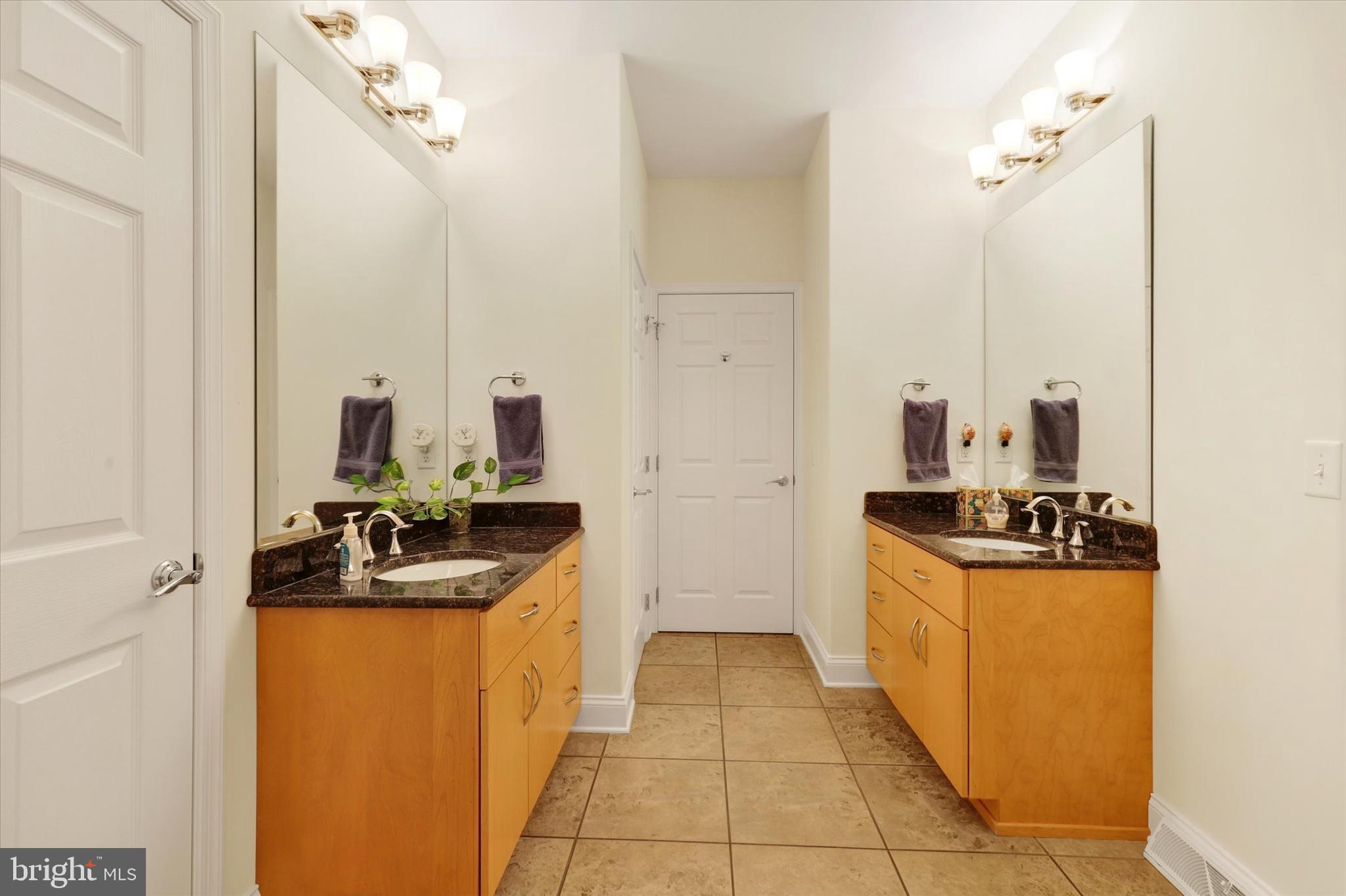 THORNHILL - Residential