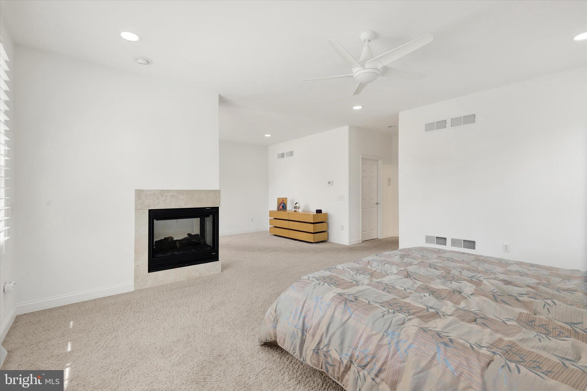 THORNHILL - Residential