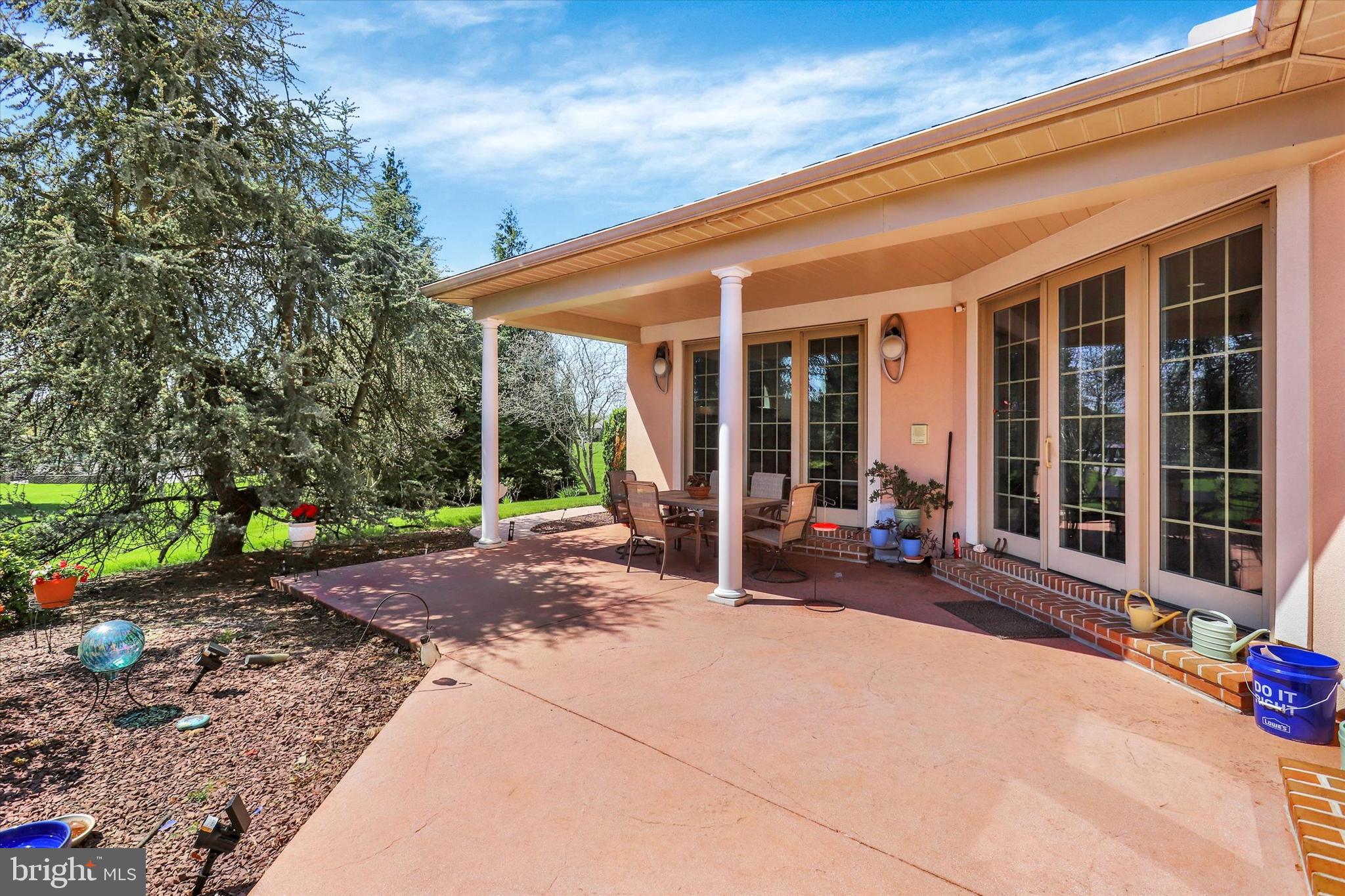 THORNHILL - Residential