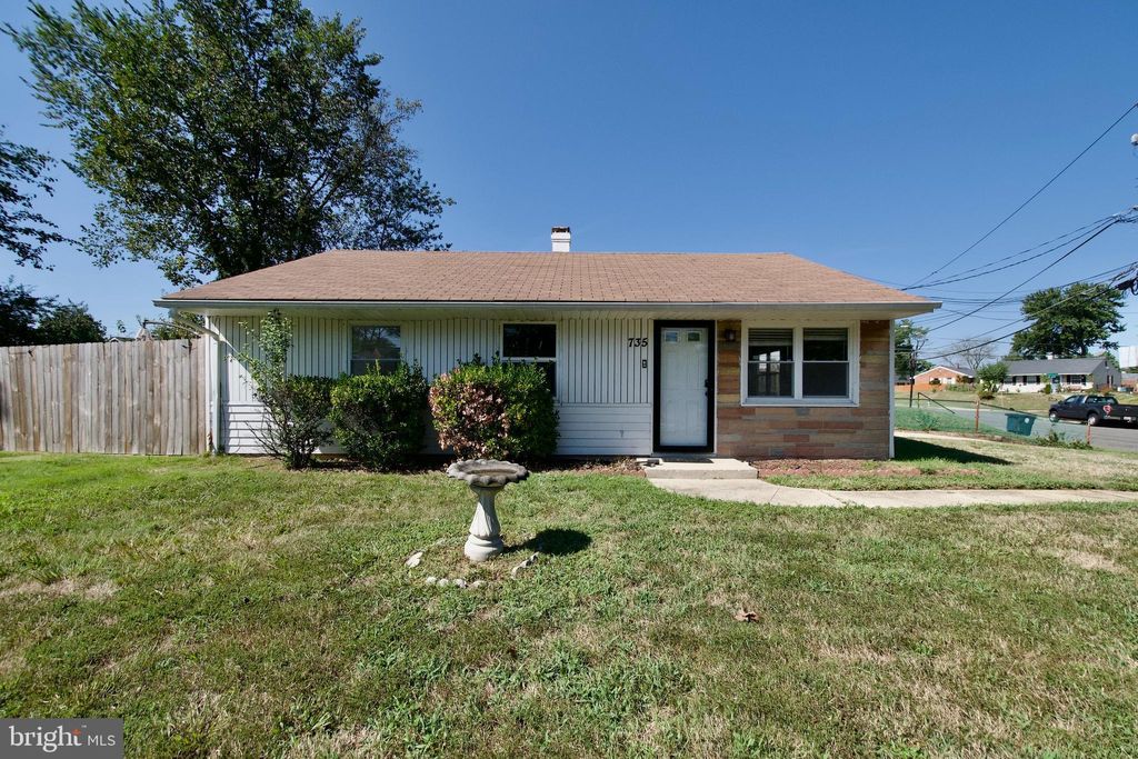 Photo of 735 Shelby Drive, OXON HILL, MD 20745 (MLS # MDPG2167610)