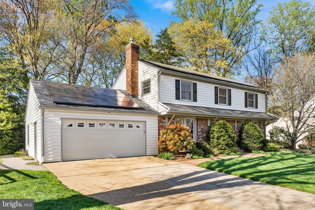 Photo of 4224 Holborn Avenue, ANNANDALE, VA 22003 (MLS # VAFX2300020)
