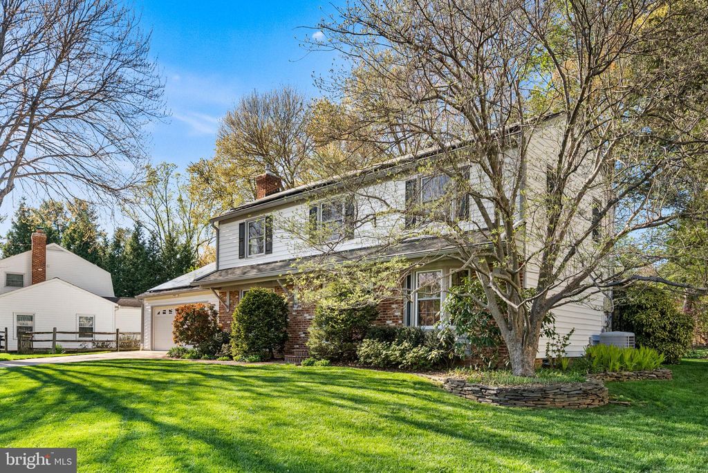 Photo of 4224 Holborn Avenue, ANNANDALE, VA 22003 (MLS # VAFX2300020)