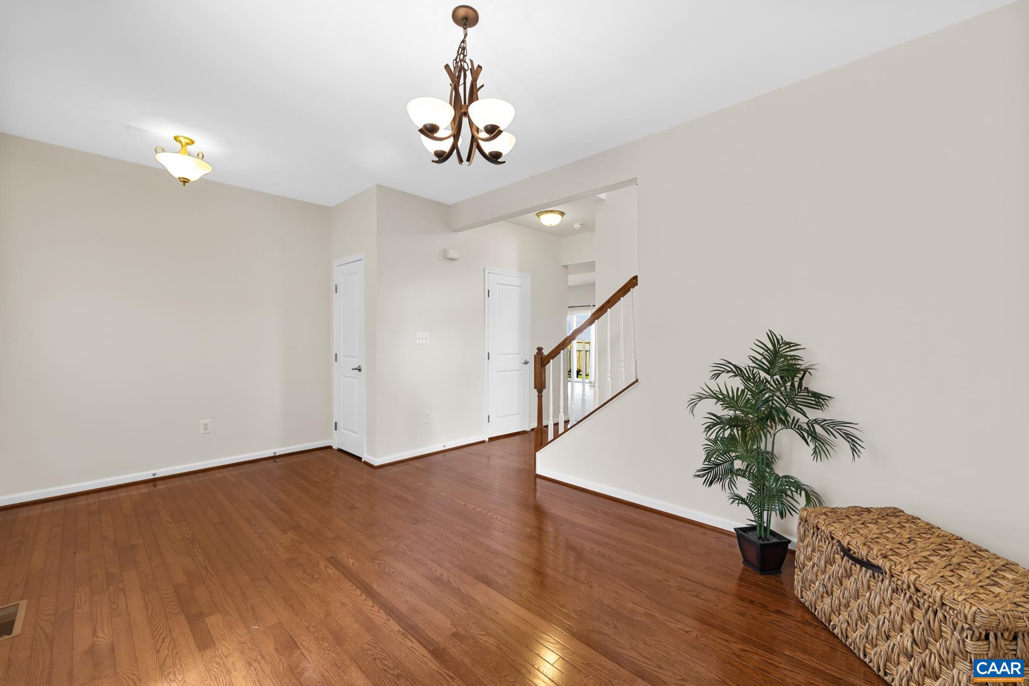 SPRING CREEK - Residential