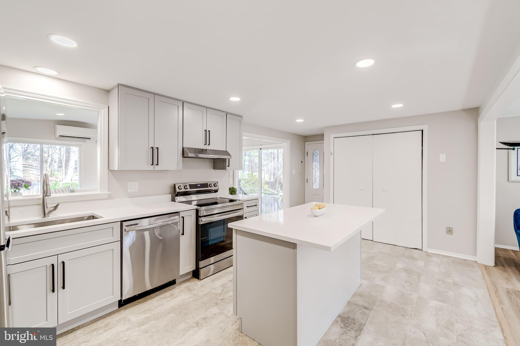 KNOLLWOOD ESTATES - Residential