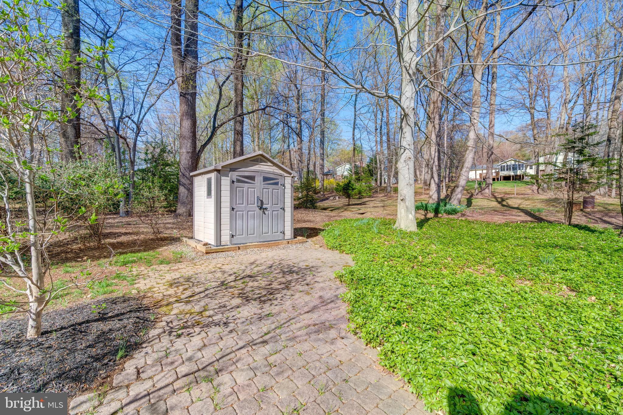 KNOLLWOOD ESTATES - Residential