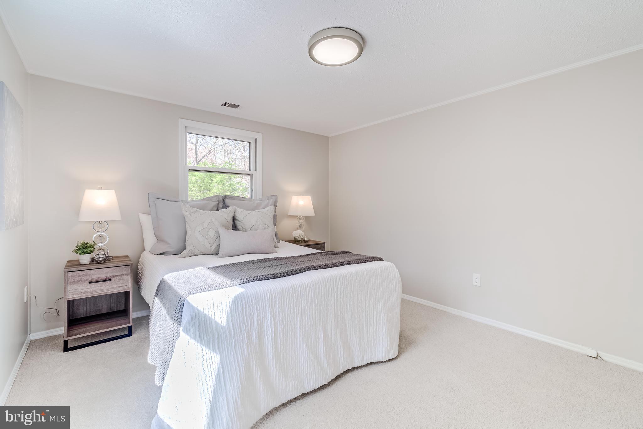 KNOLLWOOD ESTATES - Residential