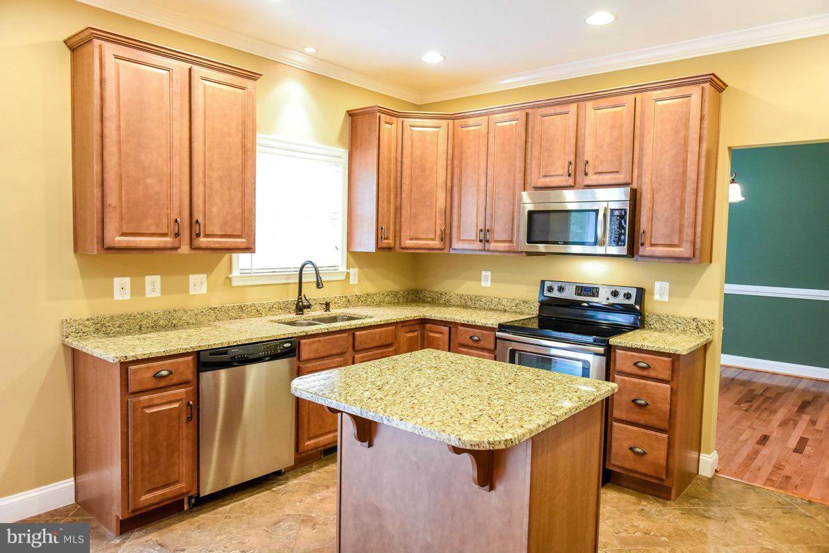 EMERALD HILLS ESTATES - Residential Lease