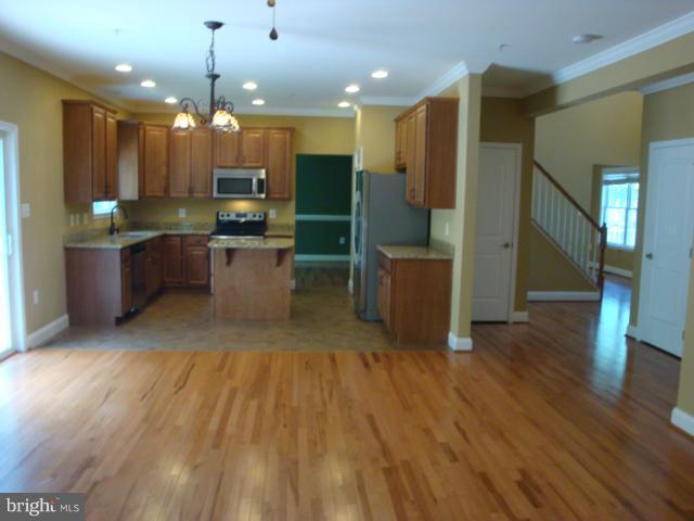 EMERALD HILLS ESTATES - Residential Lease