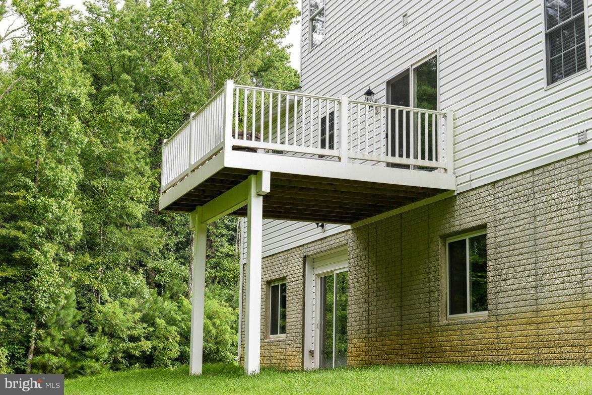 EMERALD HILLS ESTATES - Residential Lease