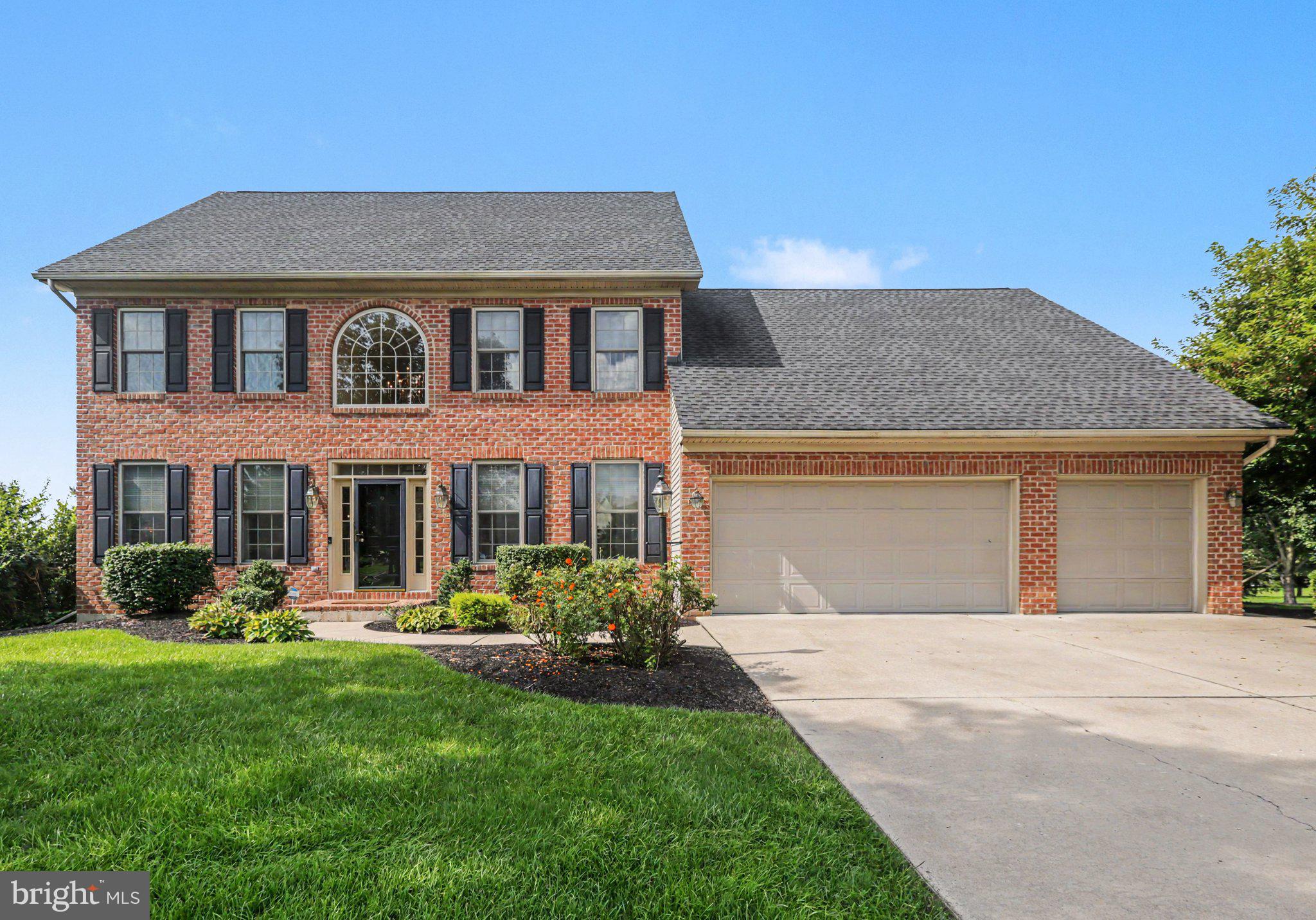 4 MAYFIELD COURT