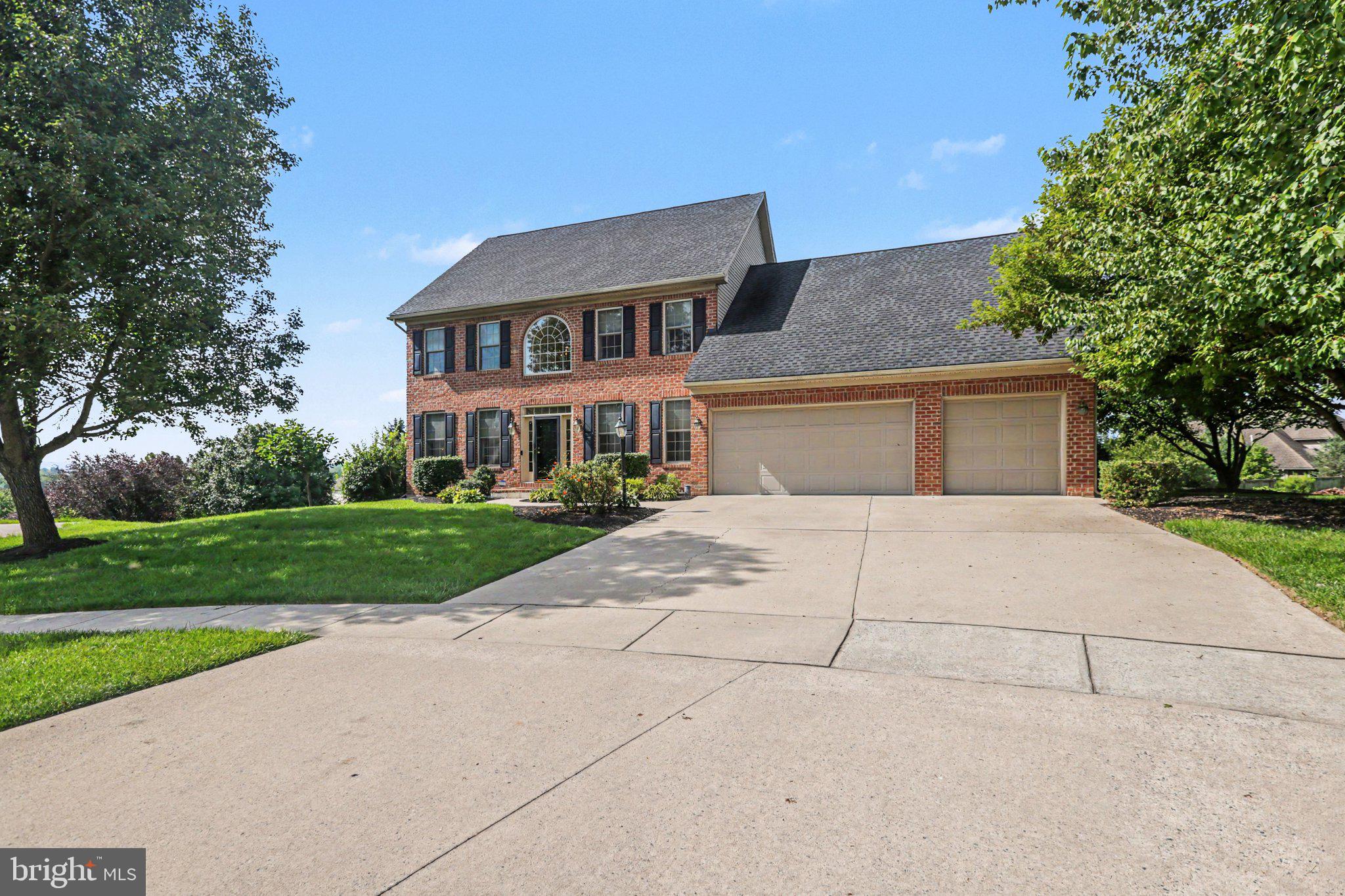 4 MAYFIELD COURT
