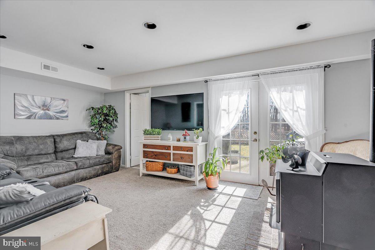 STONEGATE VILLAGE - Residential