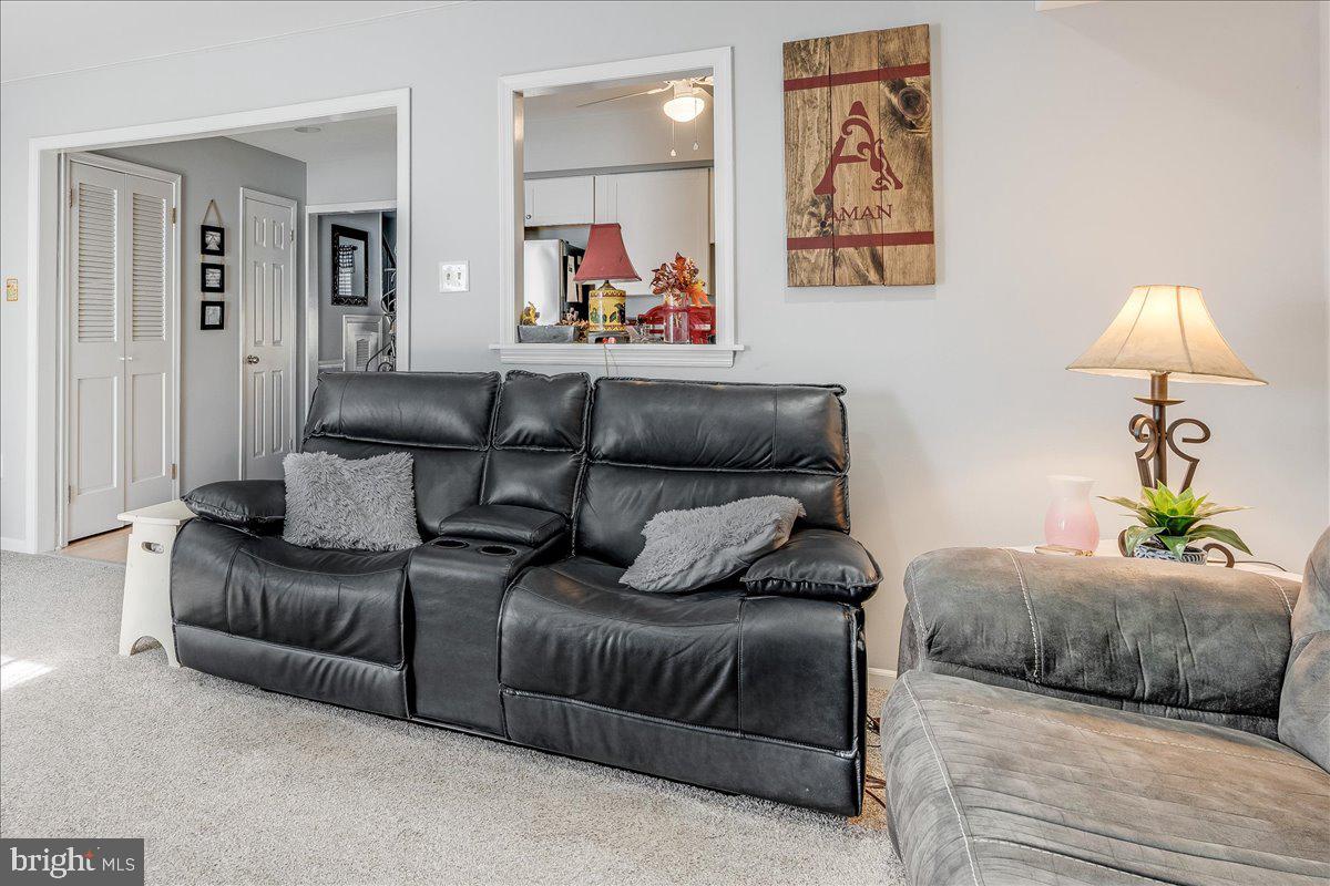 STONEGATE VILLAGE - Residential