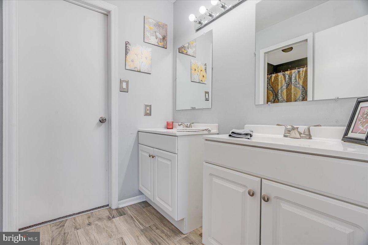 STONEGATE VILLAGE - Residential