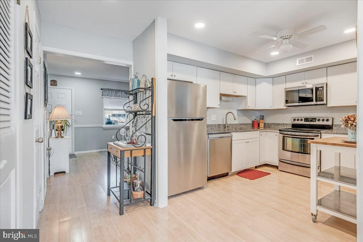 STONEGATE VILLAGE - Residential